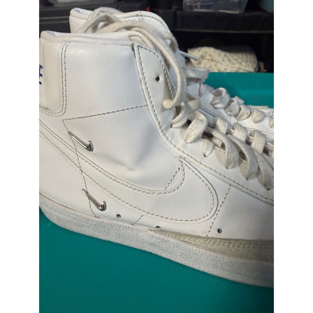 Nike Blazer Mid 77 Vintage White Leather Blue Logo CZ4627-100 Womens 8.5 - Picture 2 of 7